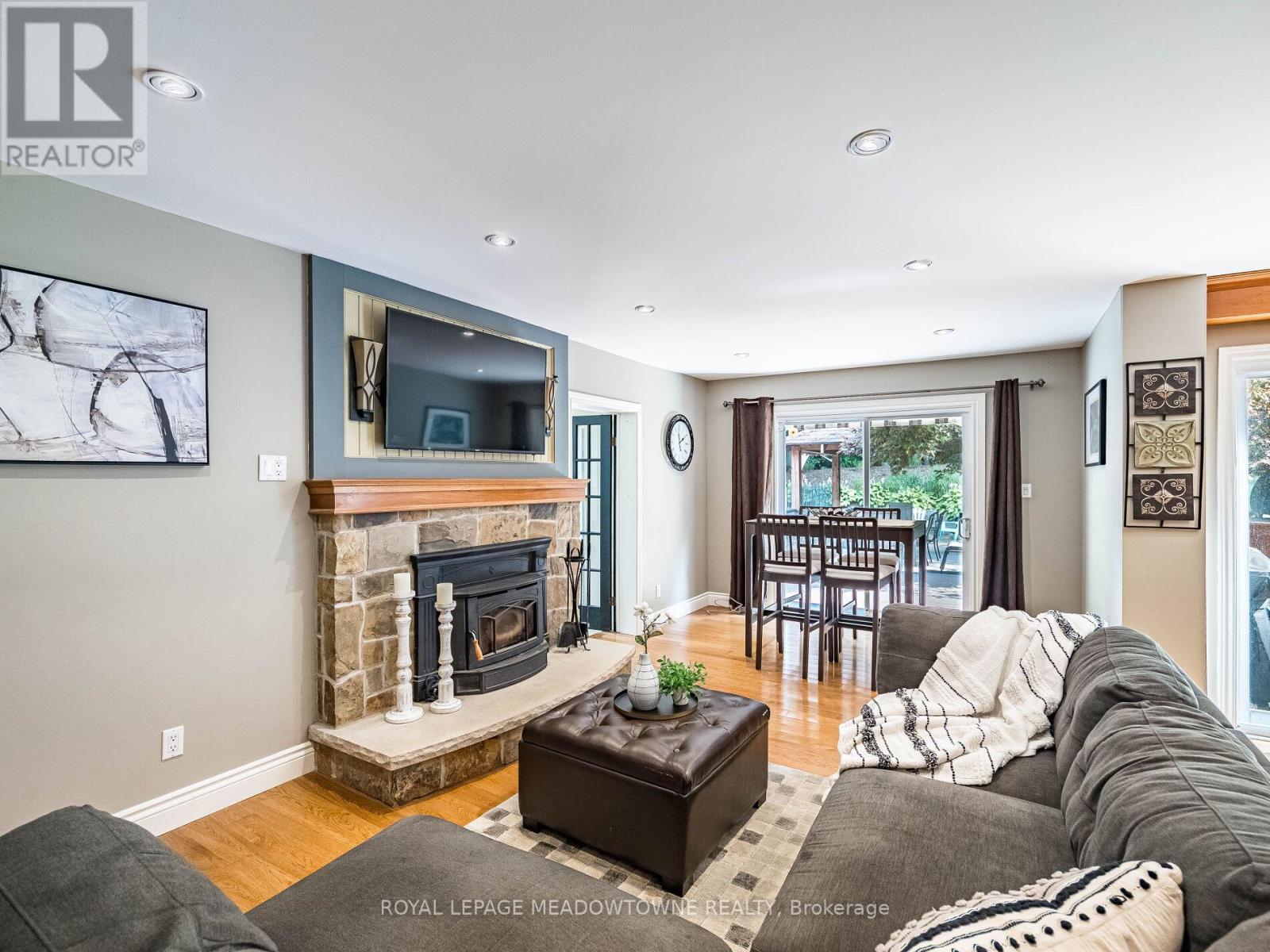 40 Hilltop Drive, Caledon, Ontario  L7C 1H6 - Photo 13 - W12784108