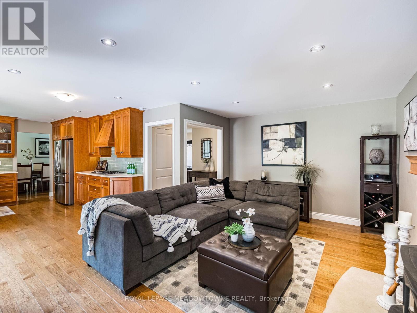 40 Hilltop Drive, Caledon, Ontario  L7C 1H6 - Photo 14 - W12784108