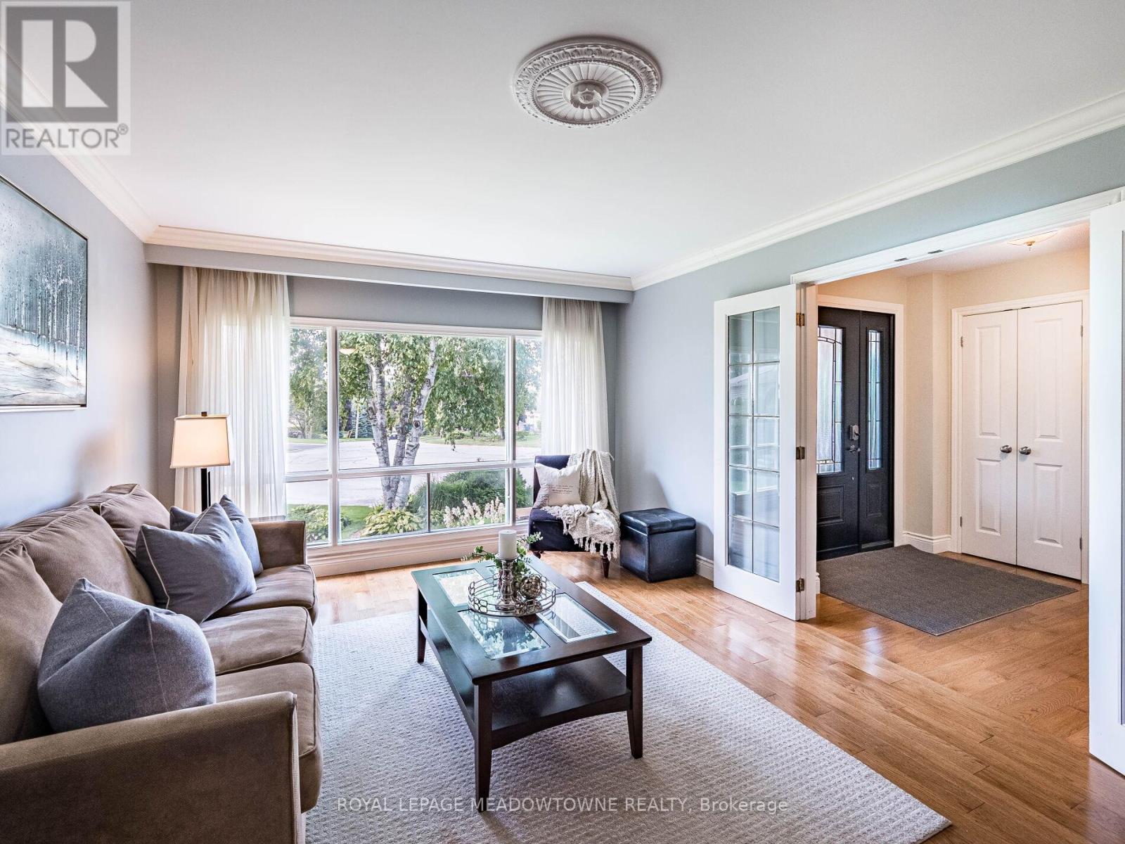 40 Hilltop Drive, Caledon, Ontario  L7C 1H6 - Photo 5 - W12784108