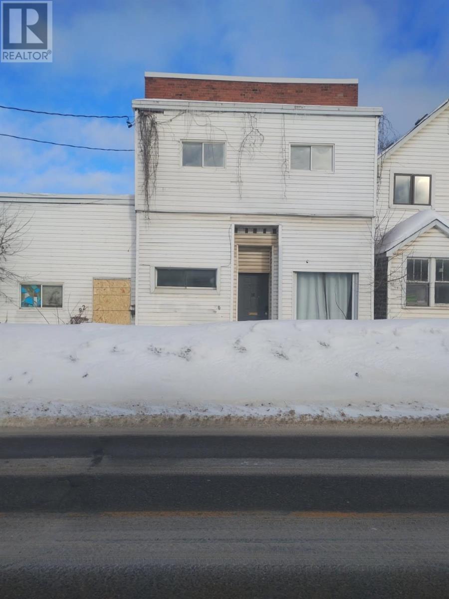 90-92 Wellington St W, Sault Ste. Marie, Ontario  P6A 1H1 - Photo 2 - SM260077