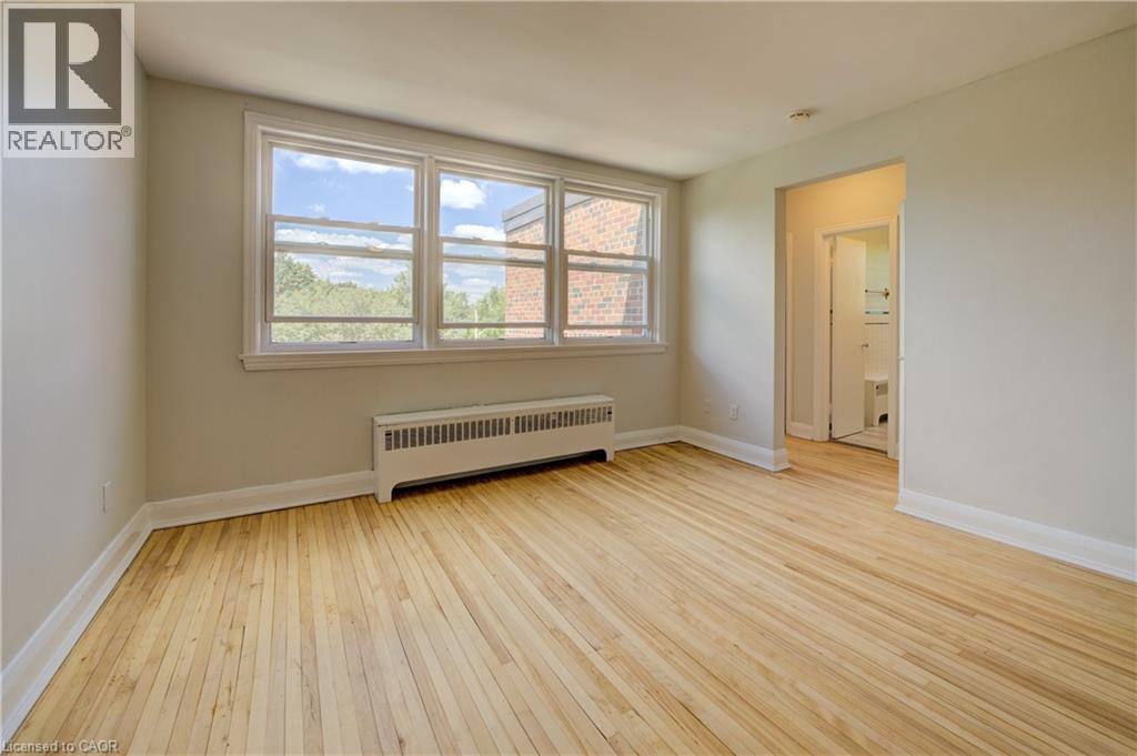 141 Chapel Street Unit# 13, Kitchener, Ontario  N2H 2T6 - Photo 2 - 40816281