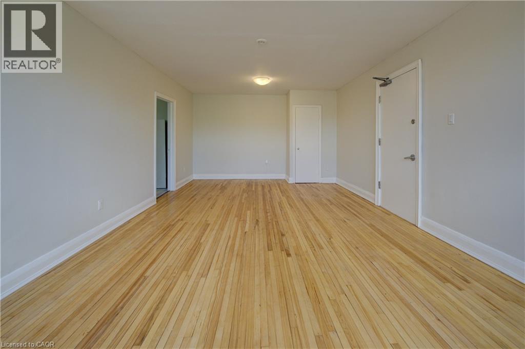 141 Chapel Street Unit# 13, Kitchener, Ontario  N2H 2T6 - Photo 4 - 40816281
