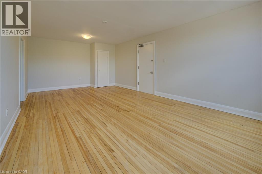 141 Chapel Street Unit# 13, Kitchener, Ontario  N2H 2T6 - Photo 5 - 40816281