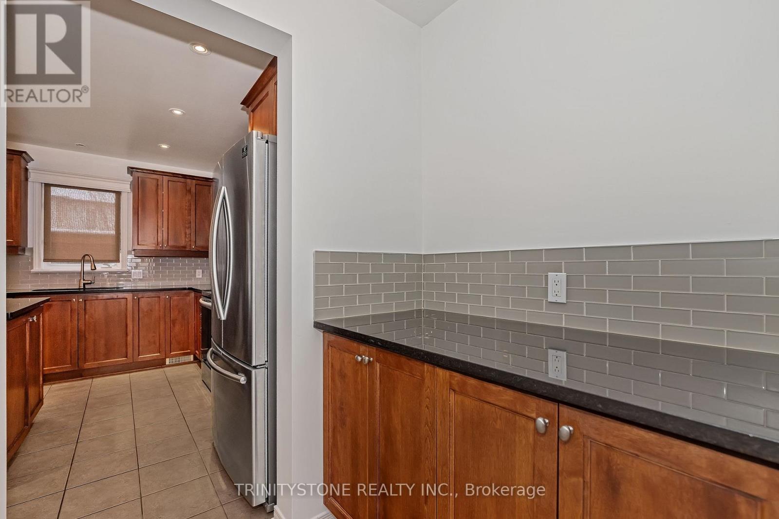 145 Arrowwood Drive, Ottawa, Ontario  K2S 2G3 - Photo 13 - X12876280