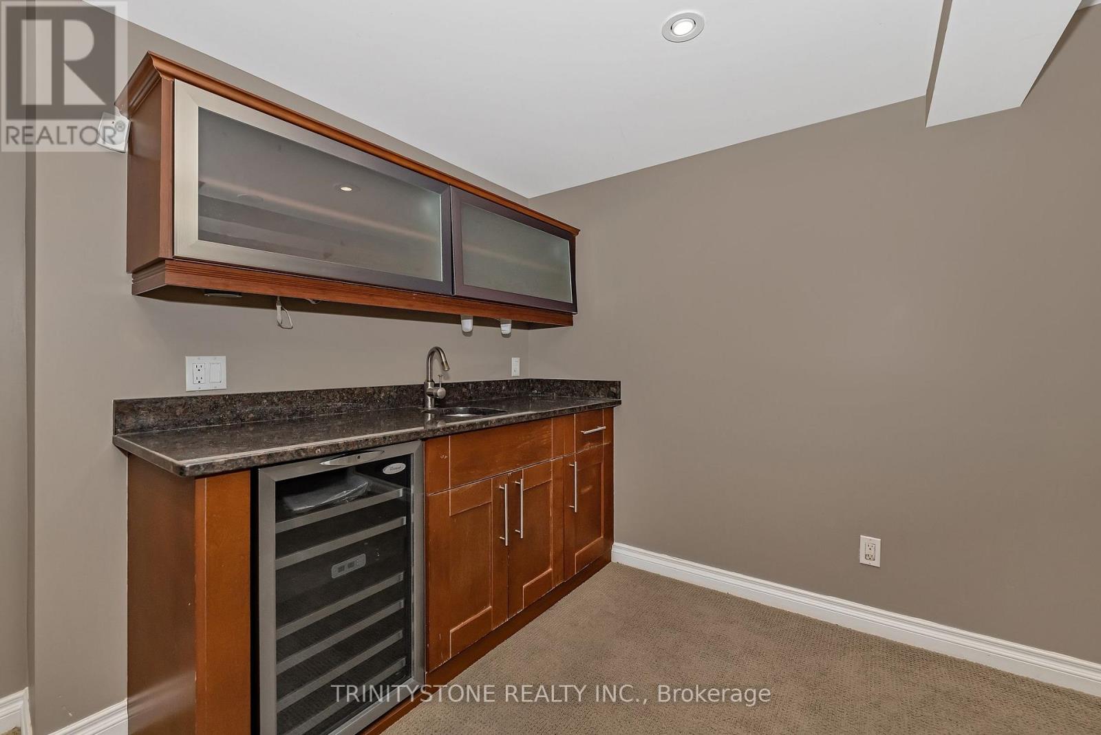 145 Arrowwood Drive, Ottawa, Ontario  K2S 2G3 - Photo 37 - X12876280