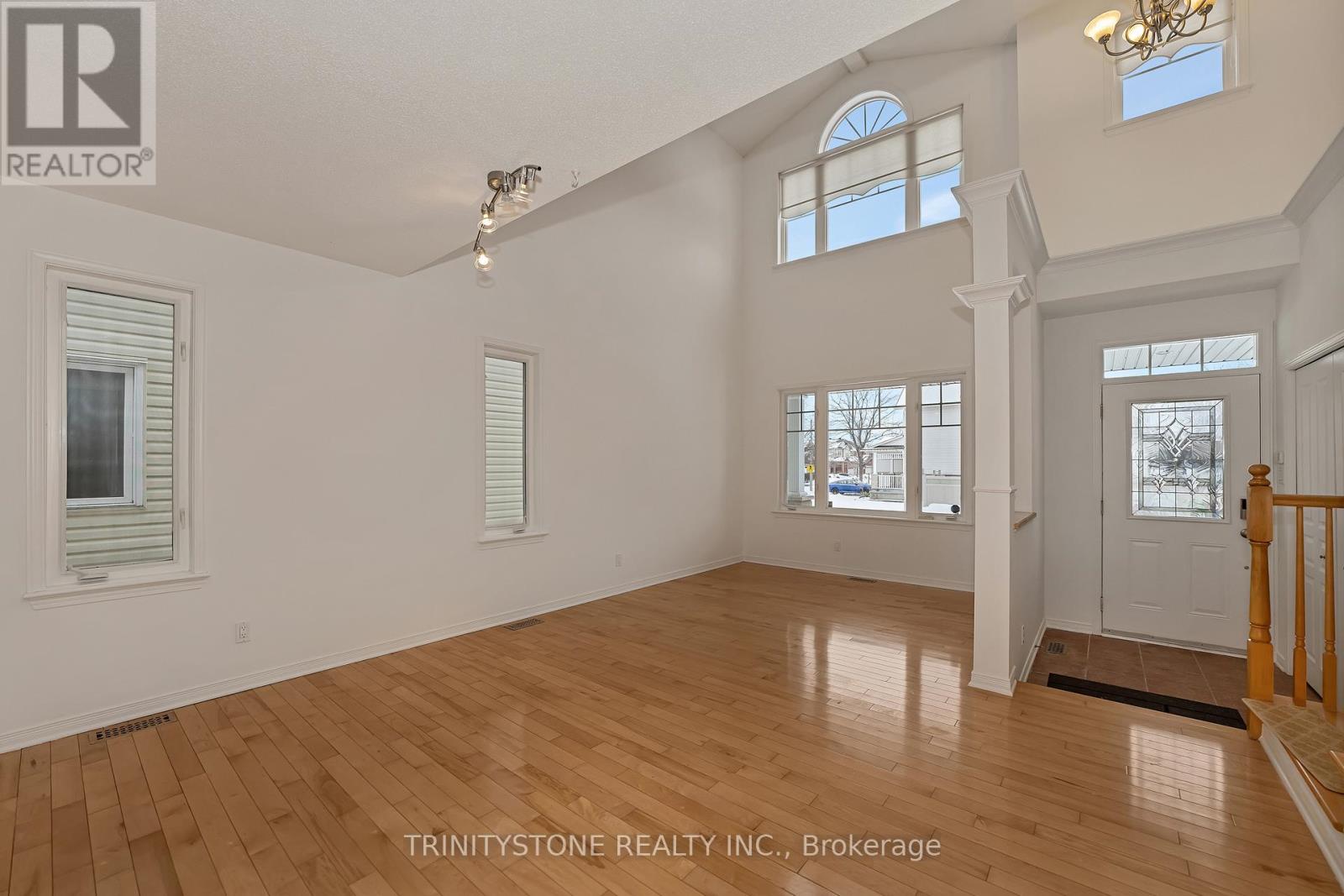 145 Arrowwood Drive, Ottawa, Ontario  K2S 2G3 - Photo 8 - X12876280