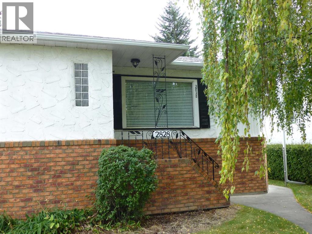 2828 25A Street SW, Calgary, Alberta