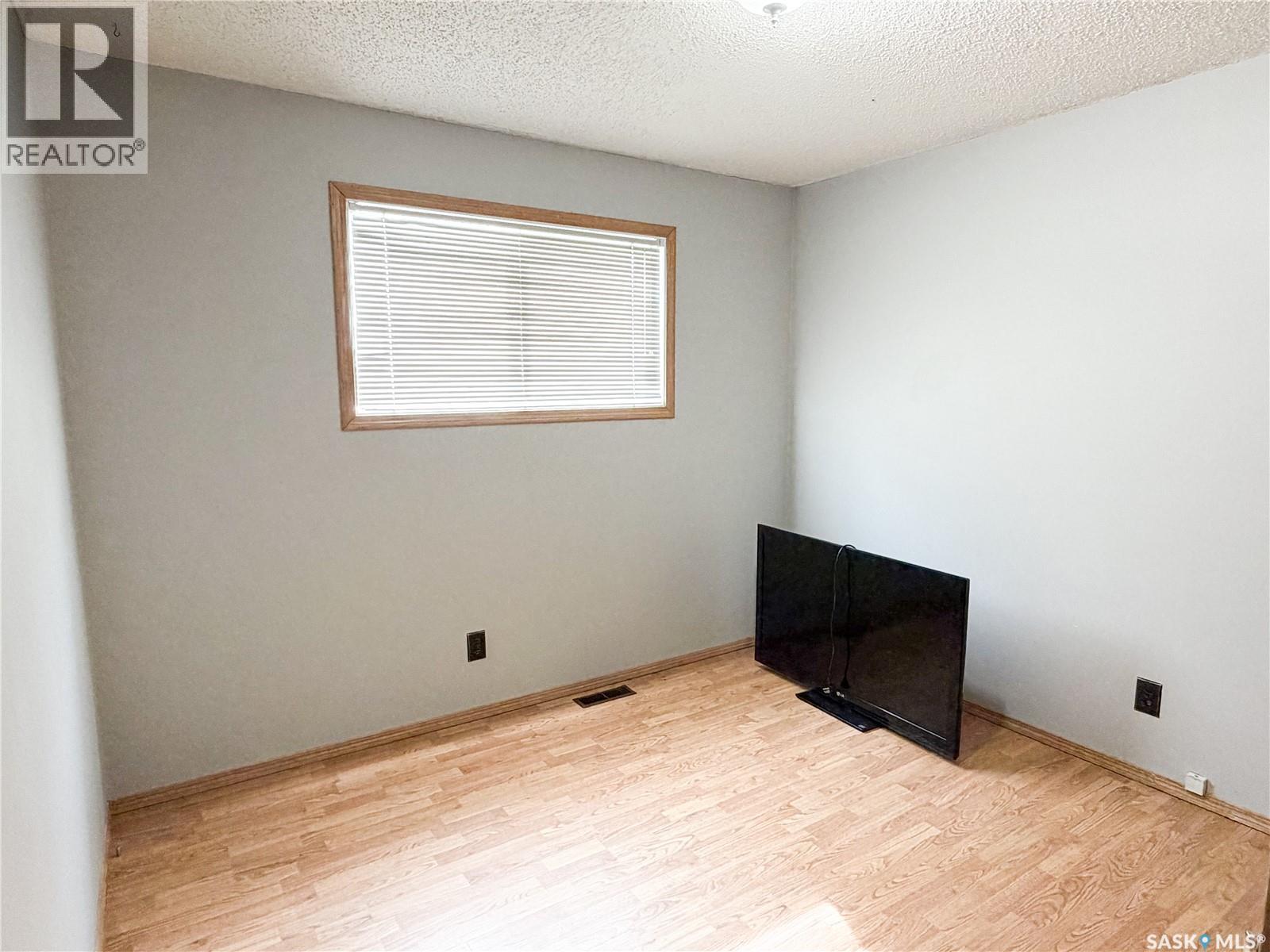 503 6th Avenue W, Meadow Lake, Saskatchewan  S9X 1B9 - Photo 15 - SK031732