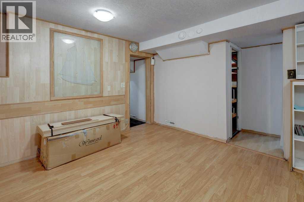 221 31 Avenue NE, Calgary, Alberta  T2E 2G1 - Photo 18 - A2274160