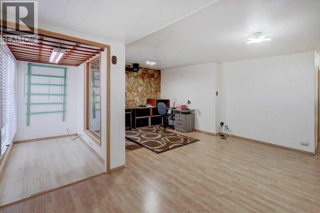 221 31 Avenue NE, Calgary, Alberta  T2E 2G1 - Photo 4 - A2274160