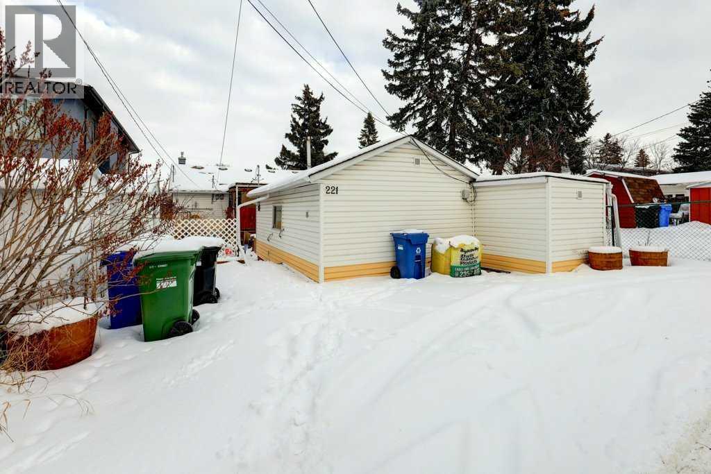 221 31 Avenue NE, Calgary, Alberta  T2E 2G1 - Photo 28 - A2274160