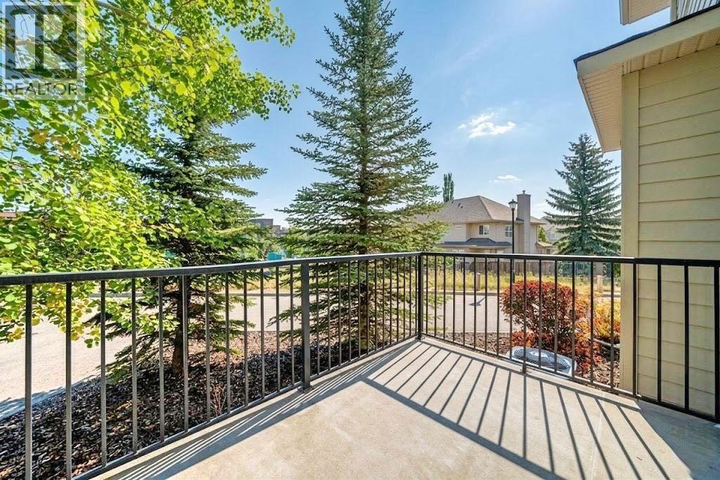 12 Cougar Ridge Landing SW, Calgary, Alberta  T3H 0X8 - Photo 7 - A2277045