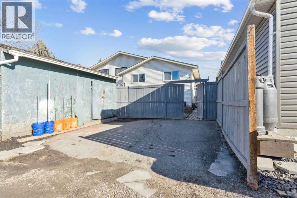 70 Midridge Gardens Se, Calgary, Alberta  T2X 1C3 - Photo 19 - A2282145