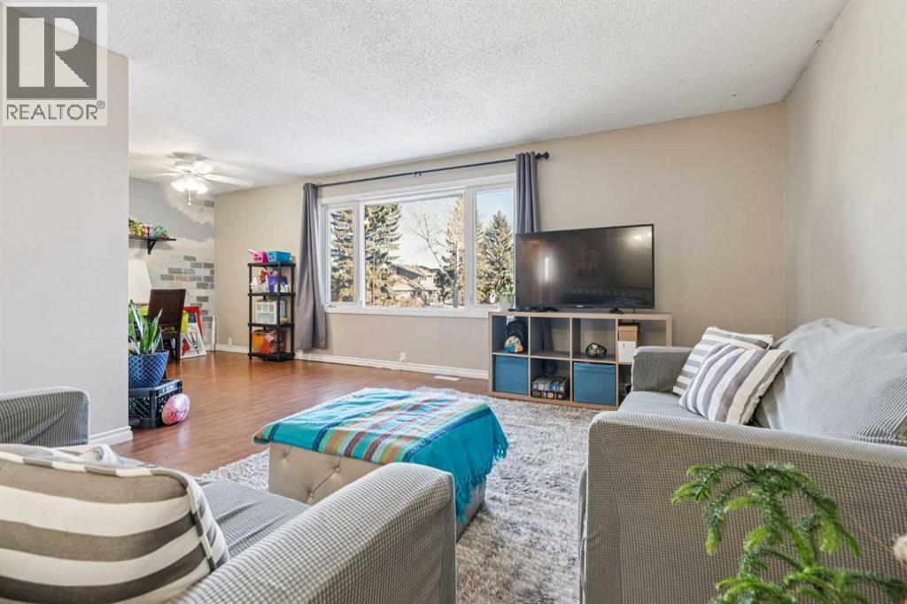 70 Midridge Gardens Se, Calgary, Alberta  T2X 1C3 - Photo 4 - A2282145