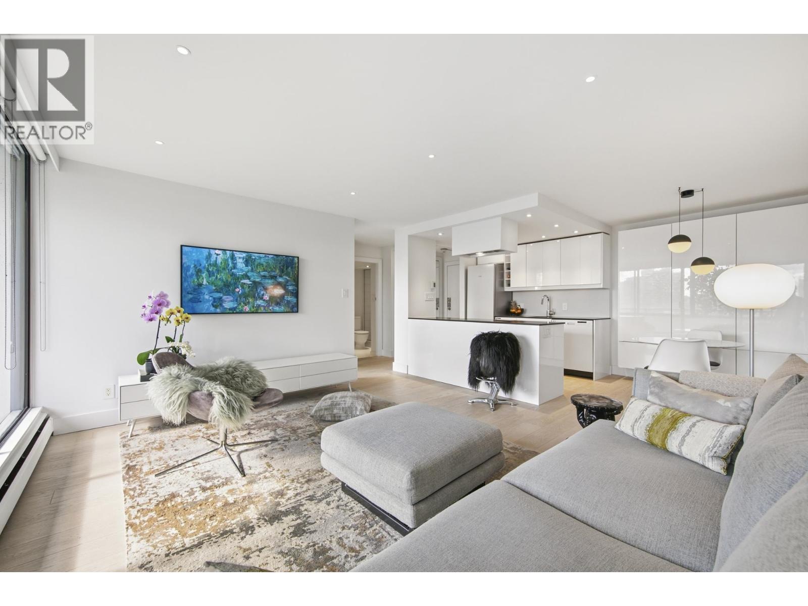 1806 1725 PENDRELL STREET, Vancouver, British Columbia