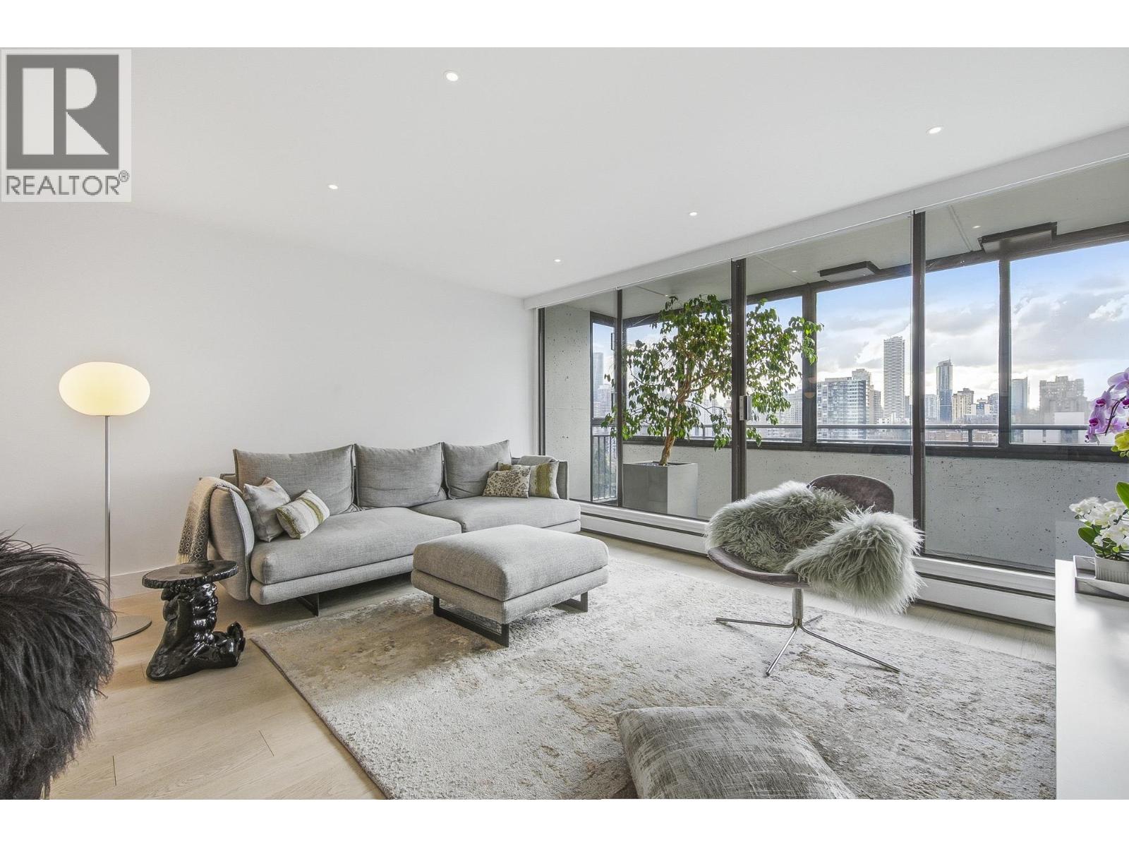 1806 1725 Pendrell Street, Vancouver, British Columbia  V6G 2X7 - Photo 2 - R3103595