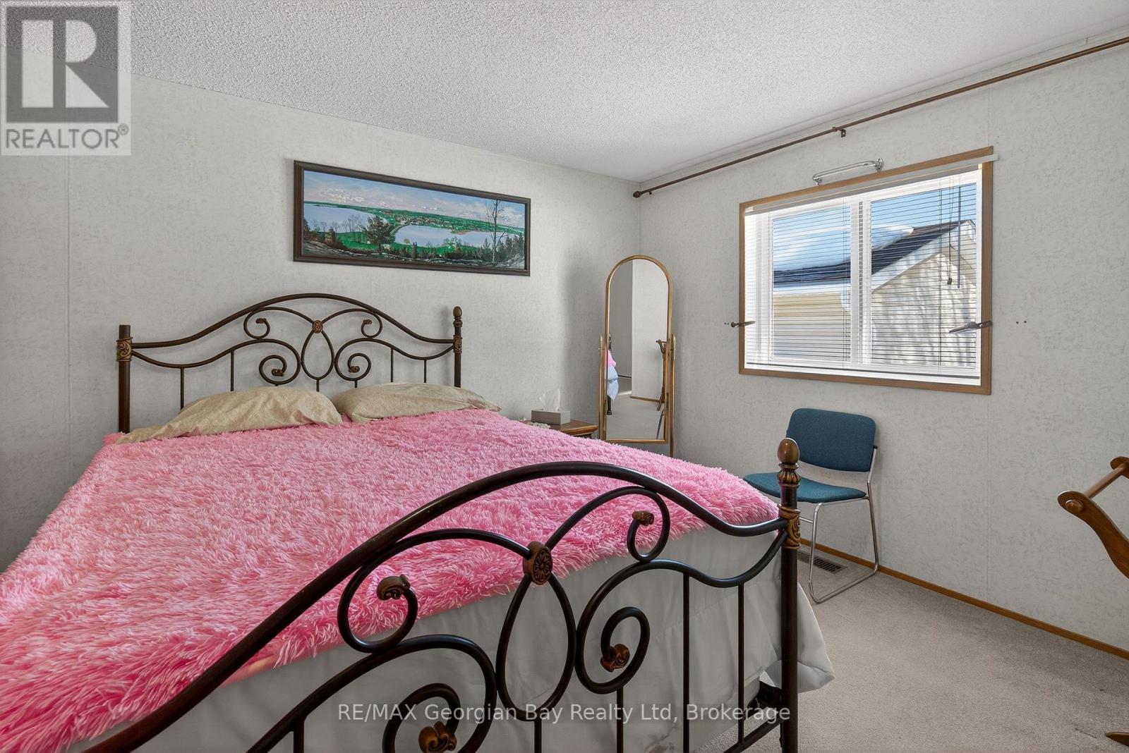 43 Highland Ave - 5411 Elliott Side Road, Tay, Ontario  L4R 4K3 - Photo 13 - S12940546