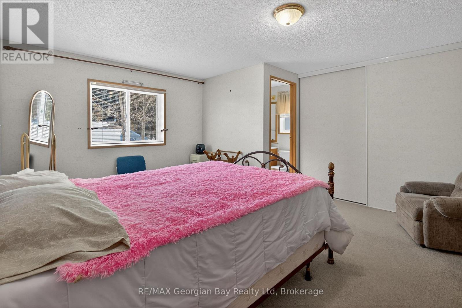 43 Highland Ave - 5411 Elliott Side Road, Tay, Ontario  L4R 4K3 - Photo 14 - S12940546