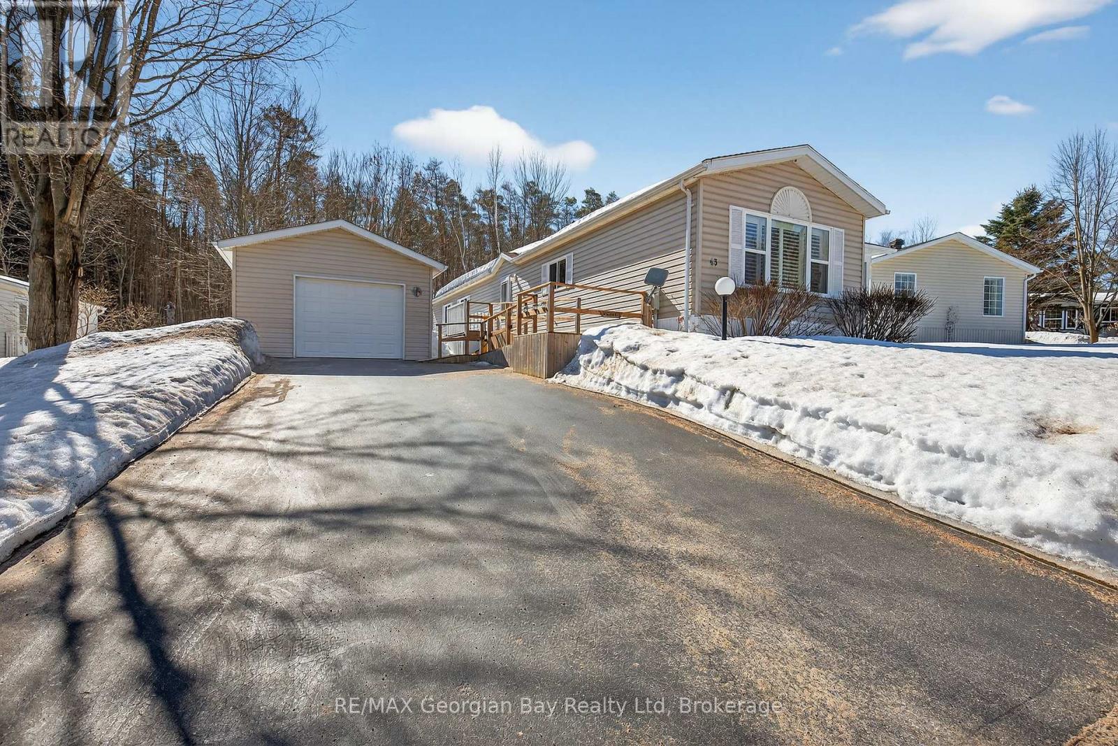 43 Highland Ave - 5411 Elliott Side Road, Tay, Ontario  L4R 4K3 - Photo 21 - S12940546