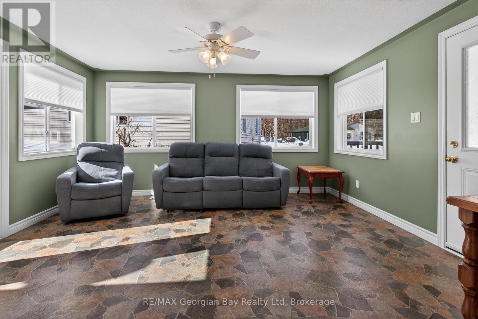 43 Highland Ave - 5411 Elliott Side Road, Tay, Ontario  L4R 4K3 - Photo 3 - S12940546