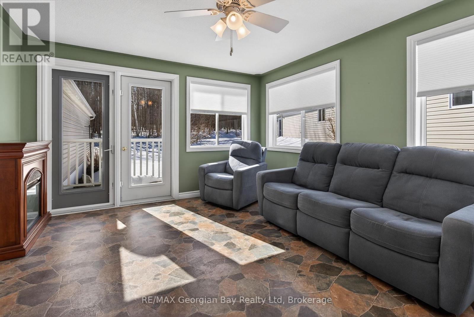 43 Highland Ave - 5411 Elliott Side Road, Tay, Ontario  L4R 4K3 - Photo 4 - S12940546