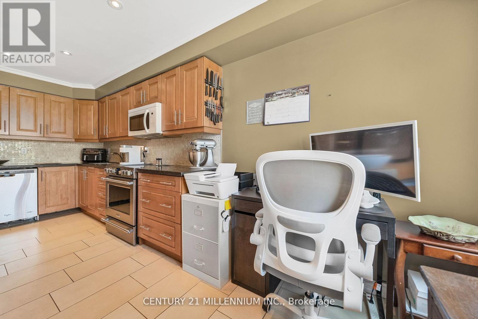 34 Gardenia Way, Caledon, Ontario  L7C 1B2 - Photo 16 - W12939926