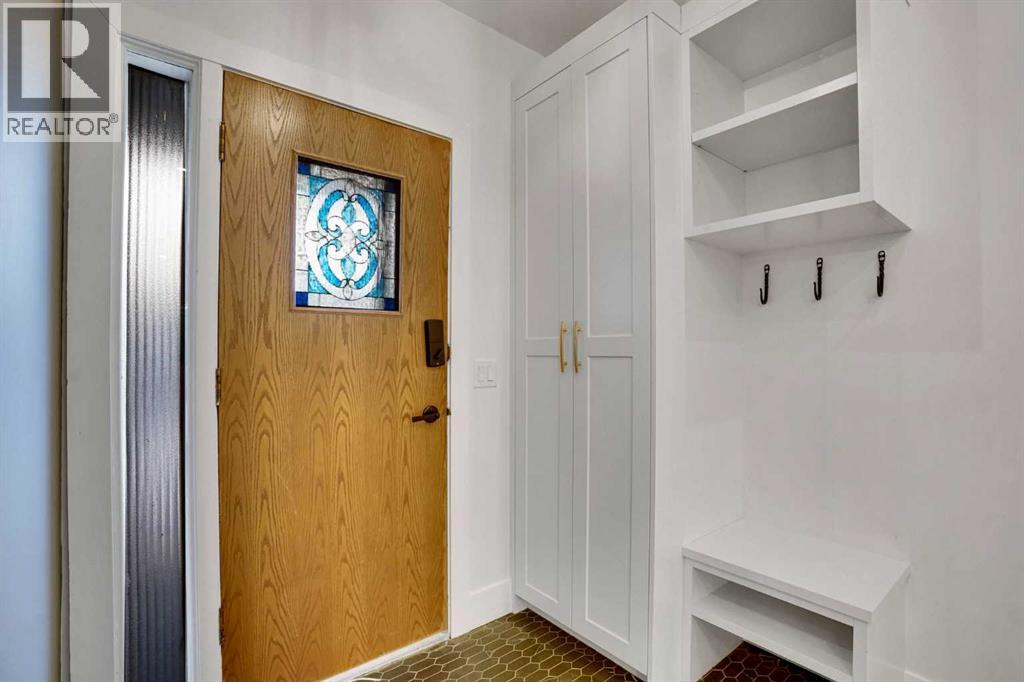 64 Hartford Road NW, Calgary, Alberta  T2K 2A5 - Photo 8 - A2291080