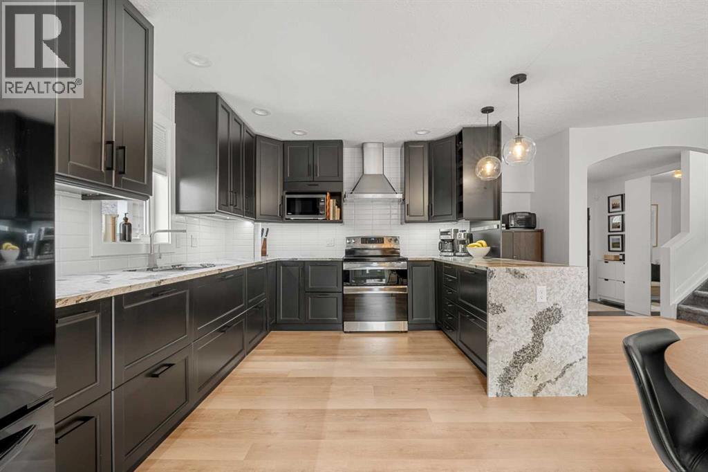 745 Fairways Green Nw, Airdrie, Alberta  T4B 3E6 - Photo 12 - A2291431