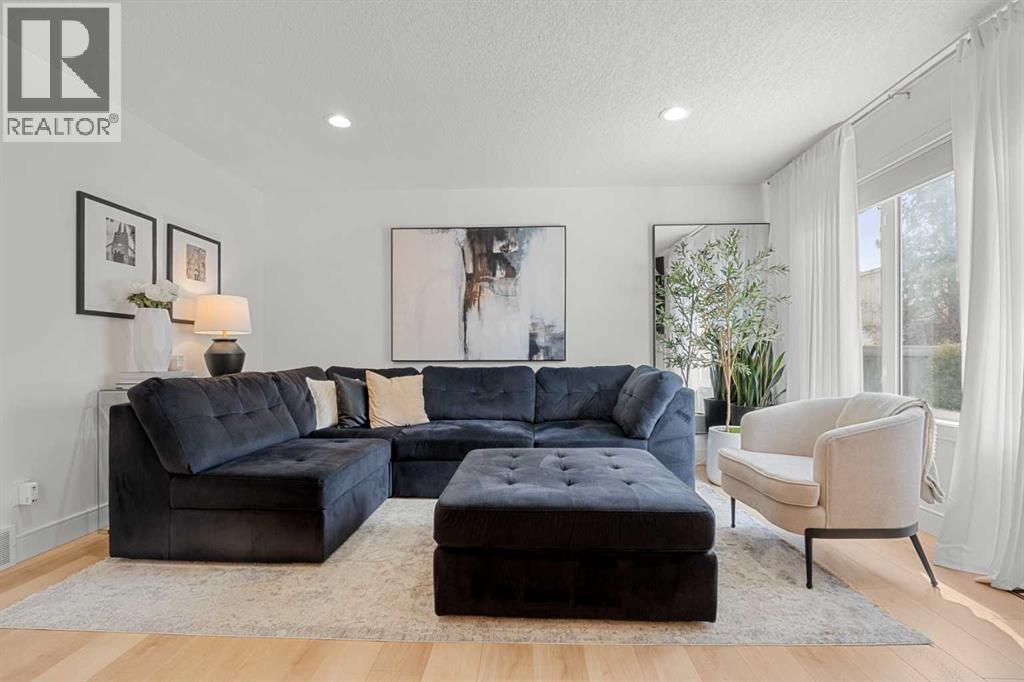 745 Fairways Green Nw, Airdrie, Alberta  T4B 3E6 - Photo 11 - A2291431