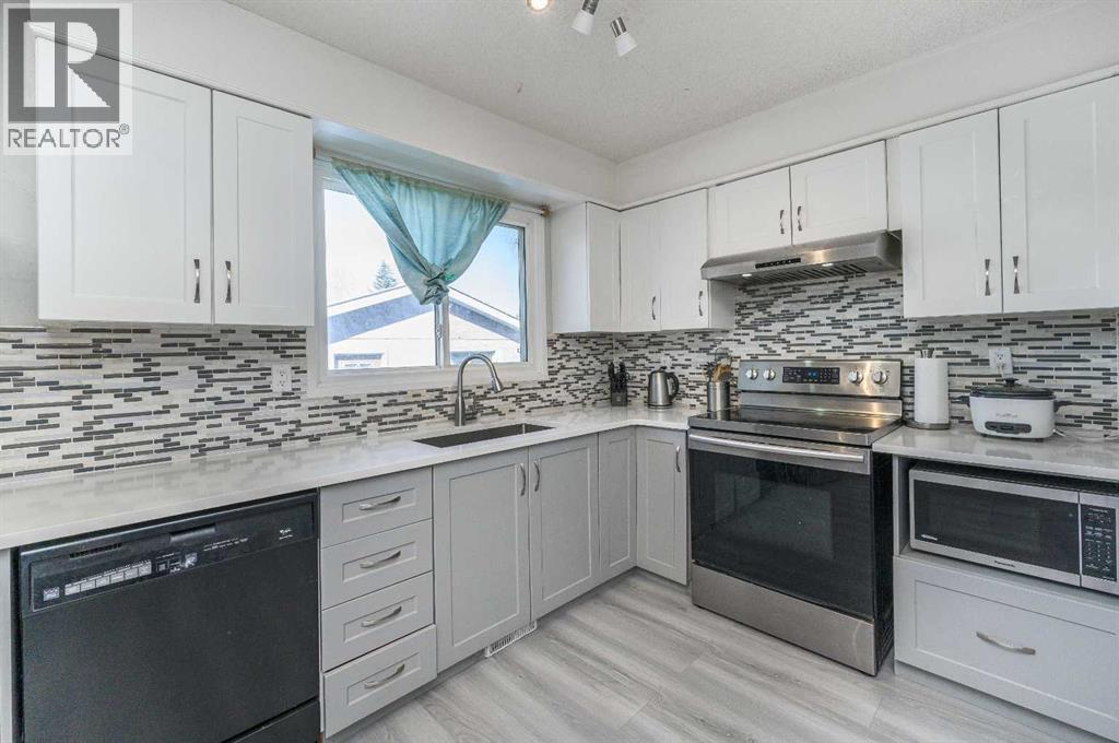 427 Rundlelawn Way Ne, Calgary, Alberta  T1Y 3J4 - Photo 4 - A2294353