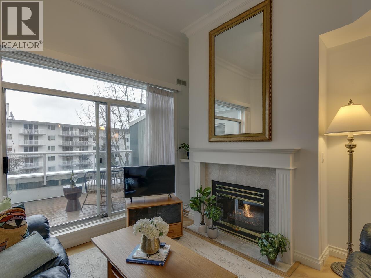 414 128 W 8th Street, North Vancouver, British Columbia  V7M 3M1 - Photo 2 - R3105362