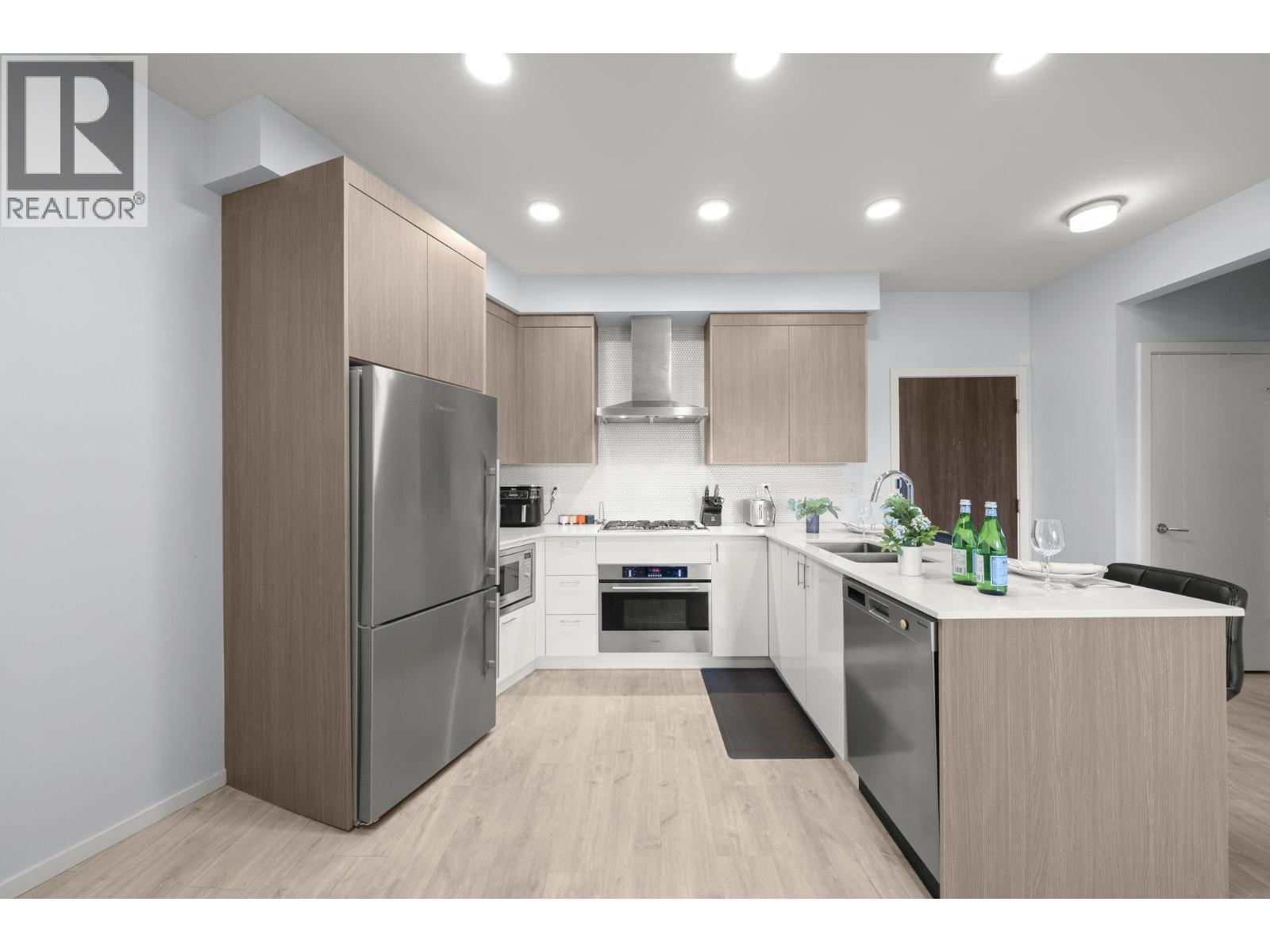 Ph18 6283 Kingsway, Burnaby, British Columbia  V5J 0H3 - Photo 10 - R3105377