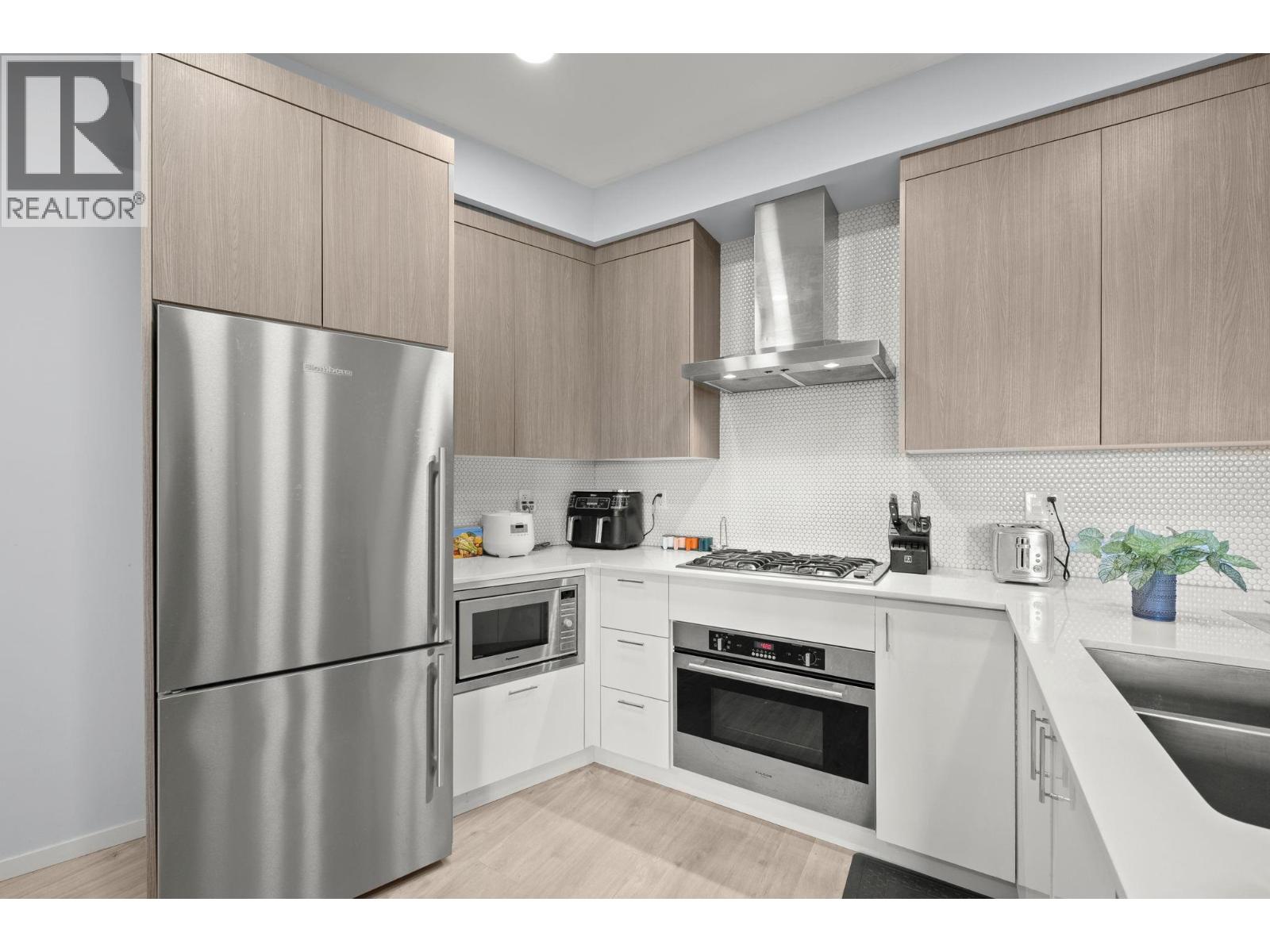 Ph18 6283 Kingsway, Burnaby, British Columbia  V5J 0H3 - Photo 9 - R3105377