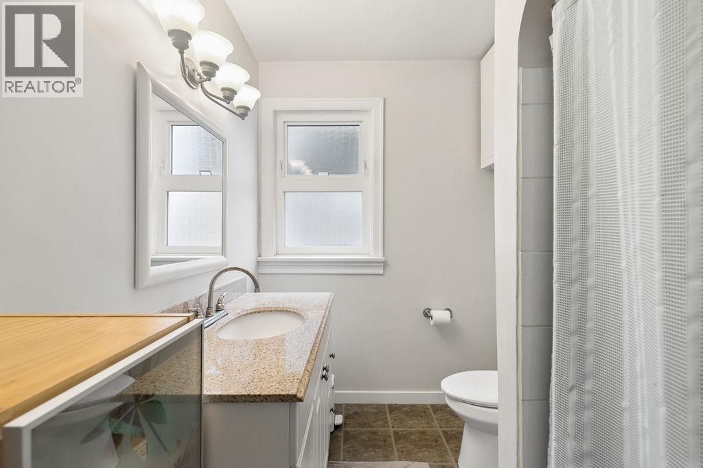 1810 Tenth Avenue, New Westminster, British Columbia  V3M 3J5 - Photo 12 - R3105344