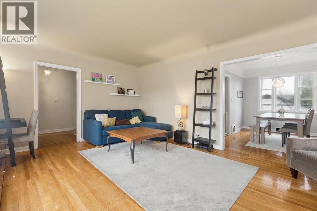 1810 Tenth Avenue, New Westminster, British Columbia  V3M 3J5 - Photo 4 - R3105344