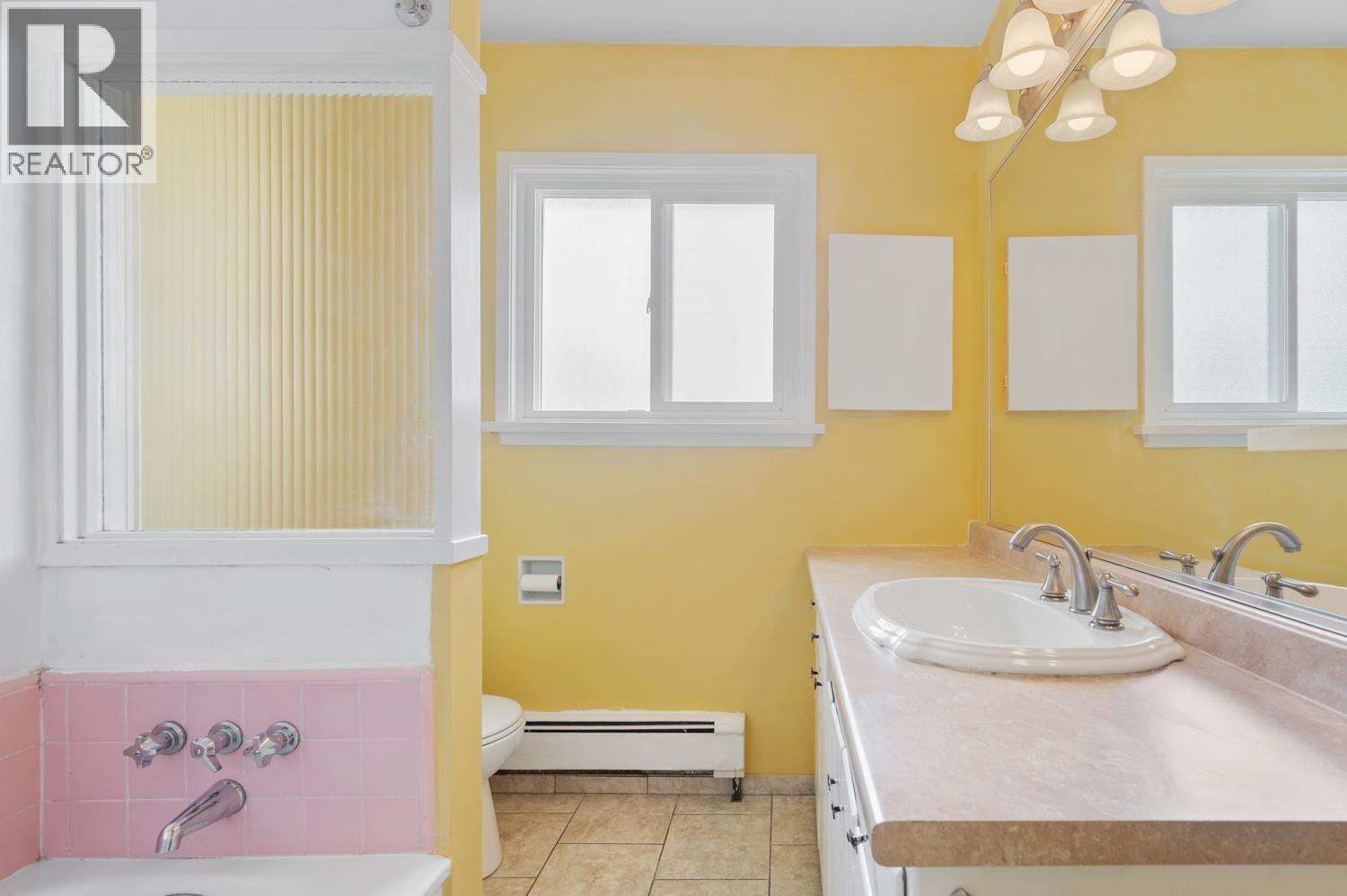 320 Walker Street, Coquitlam, British Columbia  V3K 4C9 - Photo 15 - R3105395