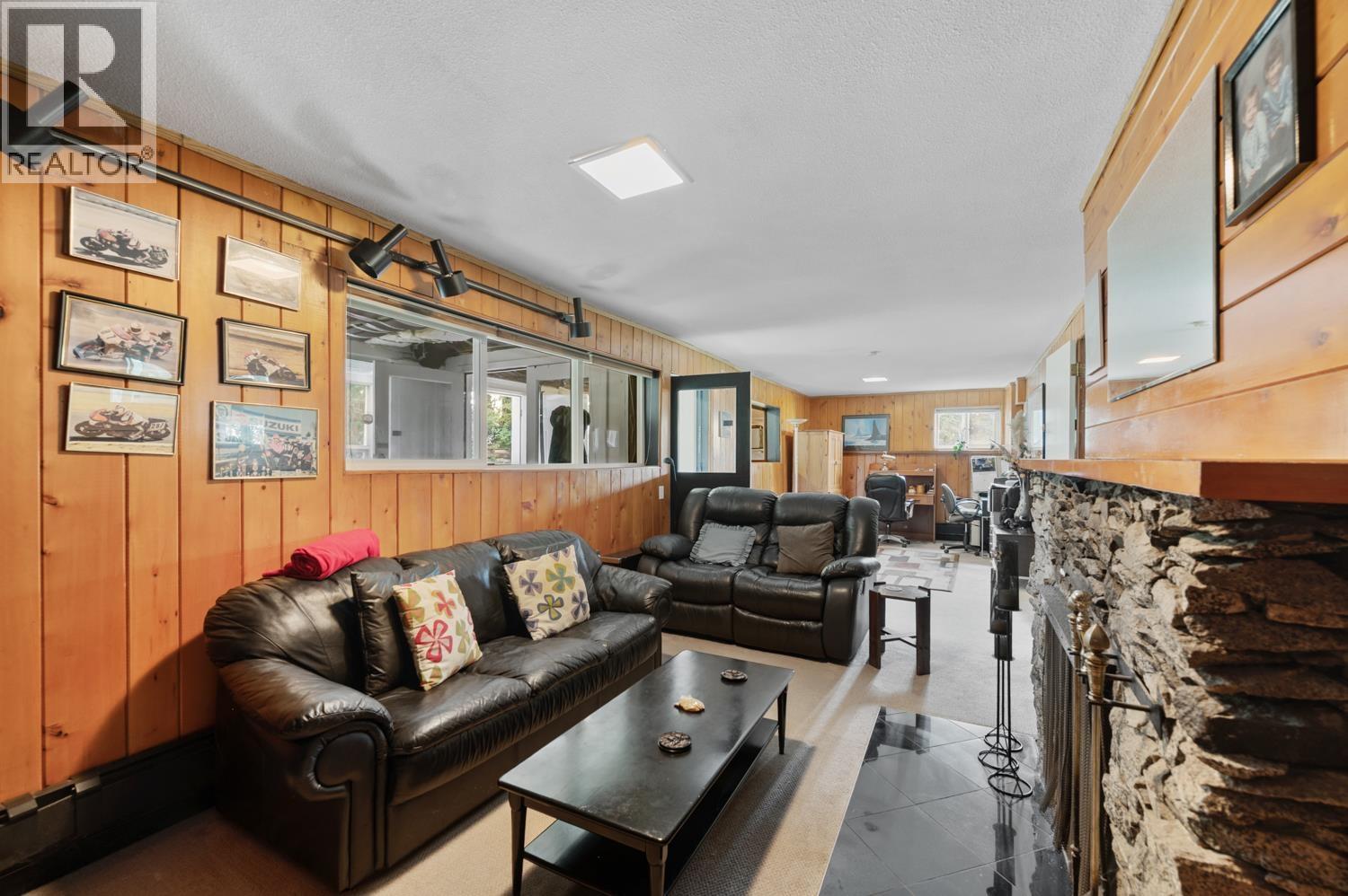 320 Walker Street, Coquitlam, British Columbia  V3K 4C9 - Photo 18 - R3105395