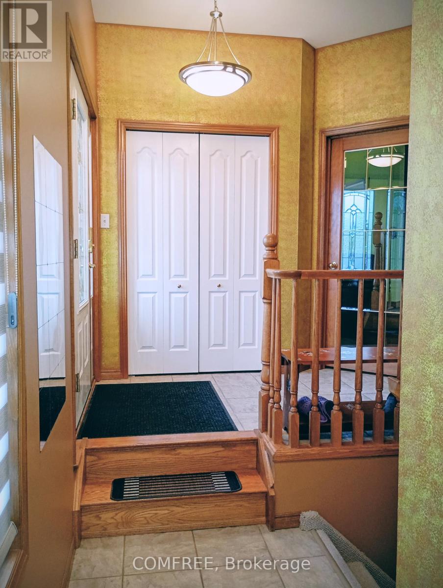 35 Tanya Drive, Southwest Middlesex, Ontario  N0L 1M0 - Photo 4 - X12940524