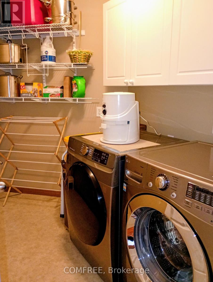 35 Tanya Drive, Southwest Middlesex, Ontario  N0L 1M0 - Photo 9 - X12940524