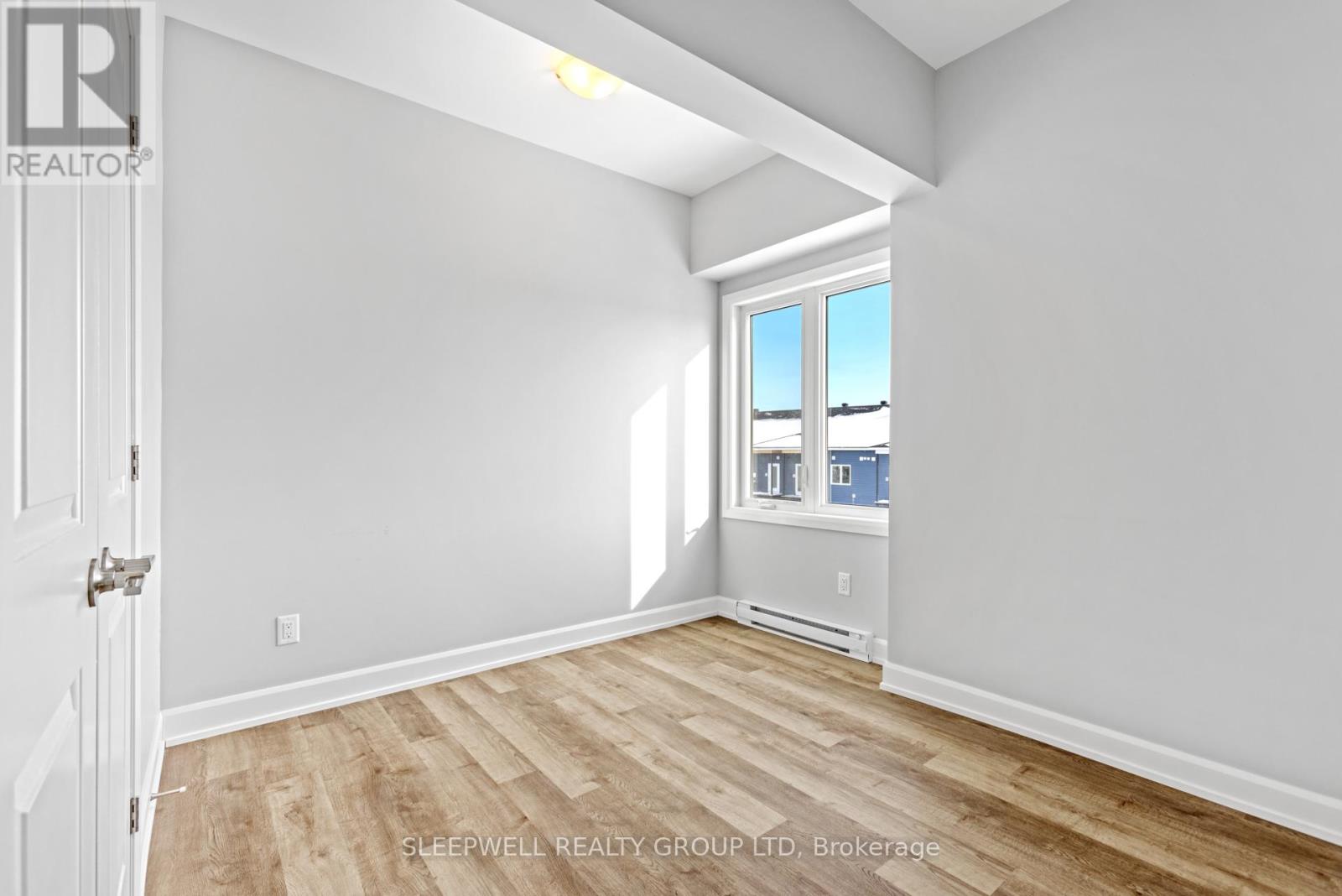 305 - 979 North Russell Road, Russell, Ontario  K4R 0L9 - Photo 11 - X12940562