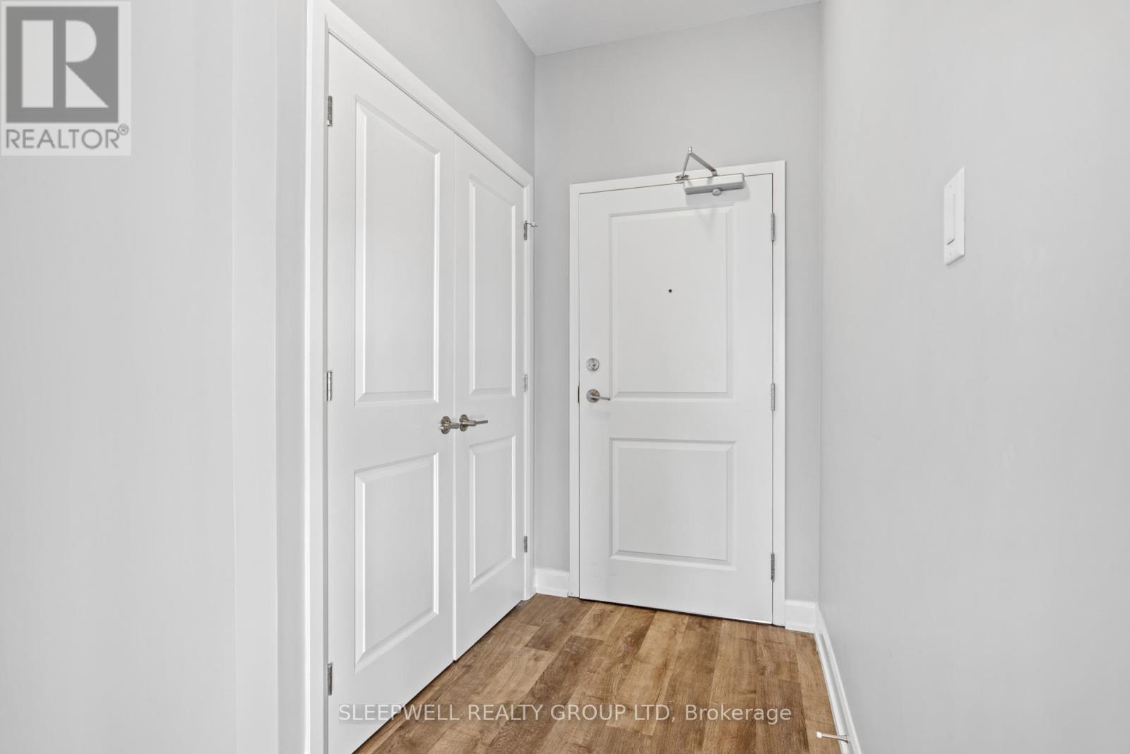 305 - 979 North Russell Road, Russell, Ontario  K4R 0L9 - Photo 2 - X12940562