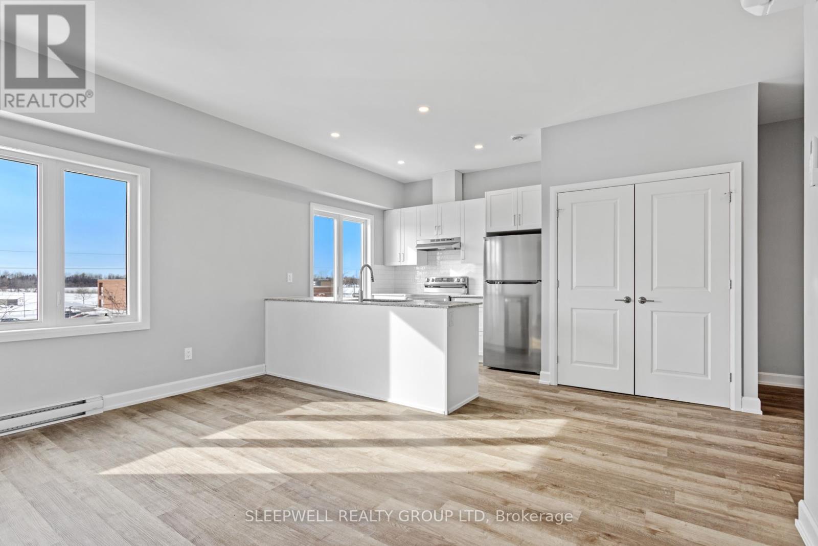 305 - 979 North Russell Road, Russell, Ontario  K4R 0L9 - Photo 6 - X12940562