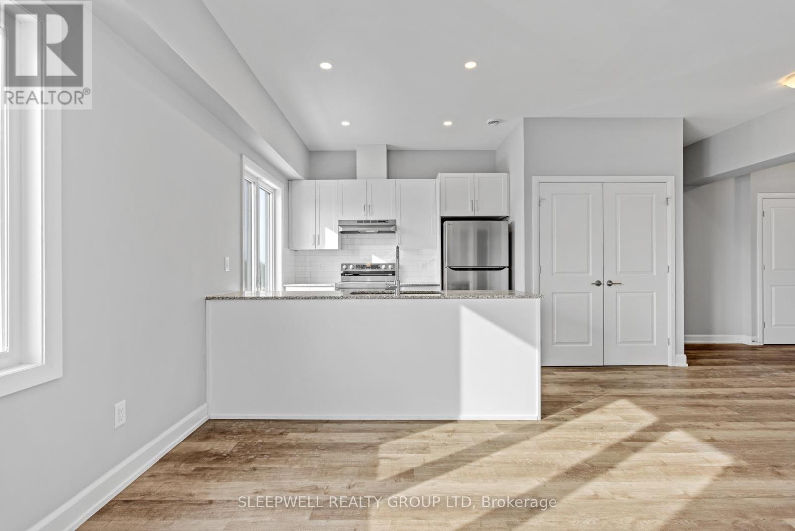 305 - 979 North Russell Road, Russell, Ontario  K4R 0L9 - Photo 8 - X12940562