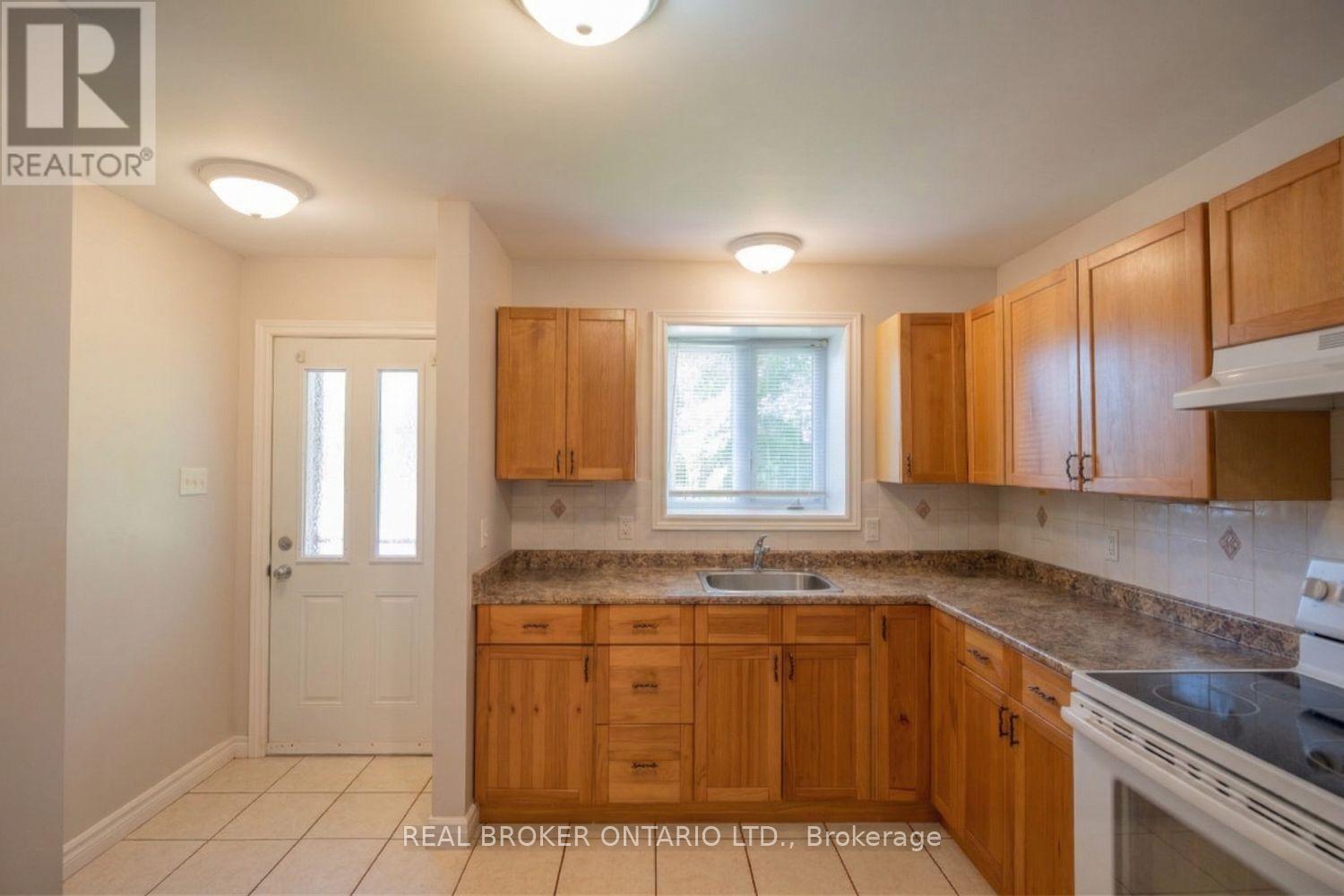 2 - 341 New Street E, Edwardsburgh/cardinal, Ontario  K0E 1E0 - Photo 3 - X12940606