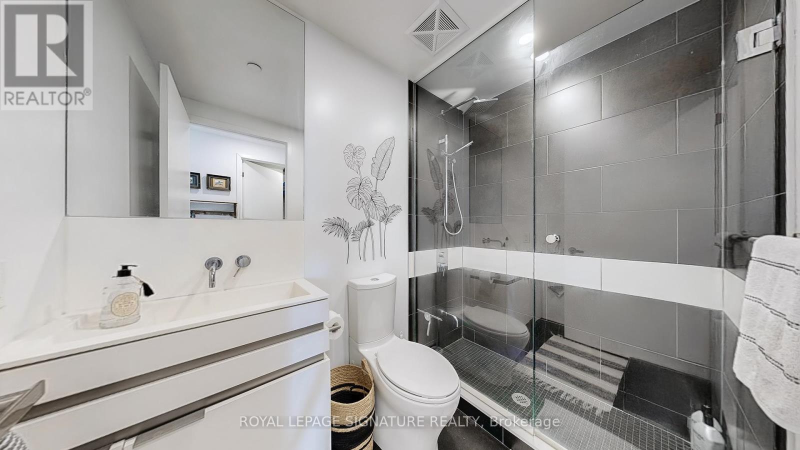 5811 - 197 Yonge Street, Toronto, Ontario  M5B 0C1 - Photo 18 - C12940484