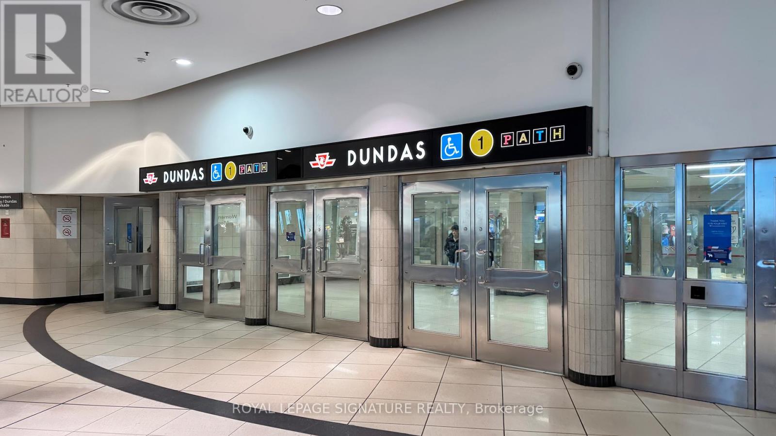 5811 - 197 Yonge Street, Toronto, Ontario  M5B 0C1 - Photo 35 - C12940484