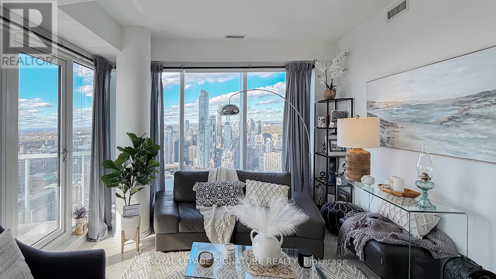 5811 - 197 Yonge Street, Toronto, Ontario  M5B 0C1 - Photo 6 - C12940484