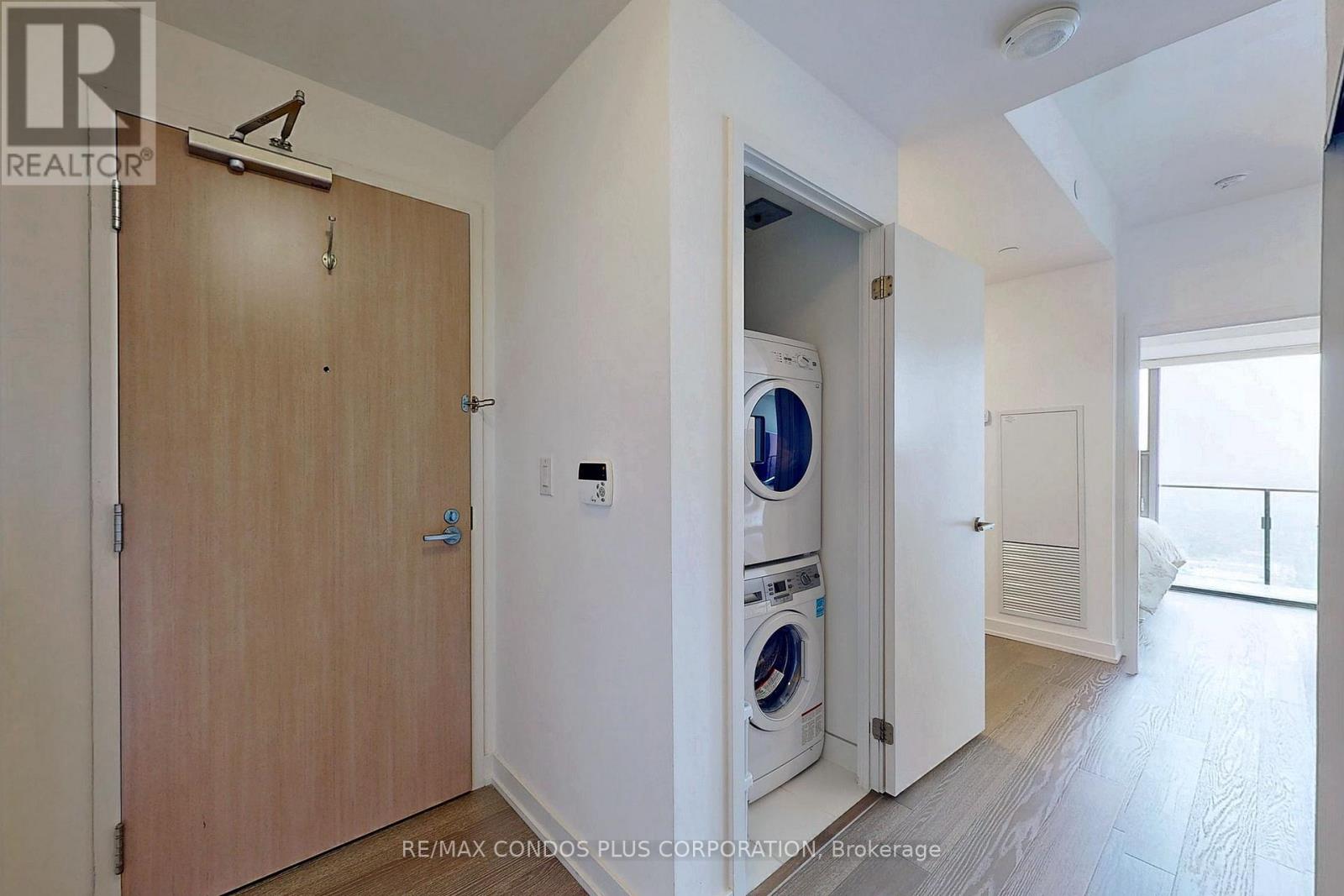 5406 - 11 Wellesley Street W, Toronto, Ontario  M4Y 0G4 - Photo 19 - C12940488