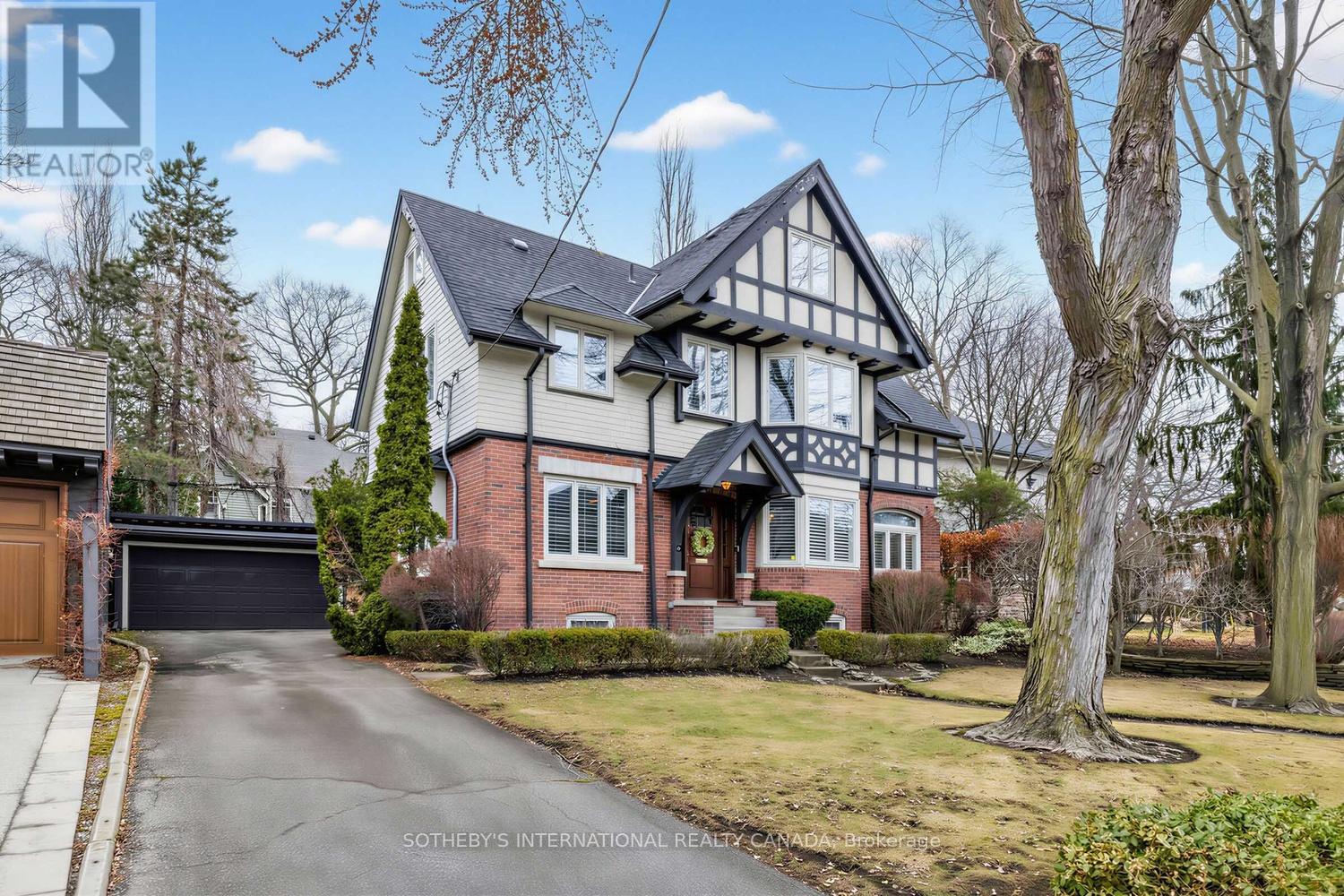 136 Roxborough Drive, Toronto, Ontario  M4W 1X4 - Photo 2 - C12940522