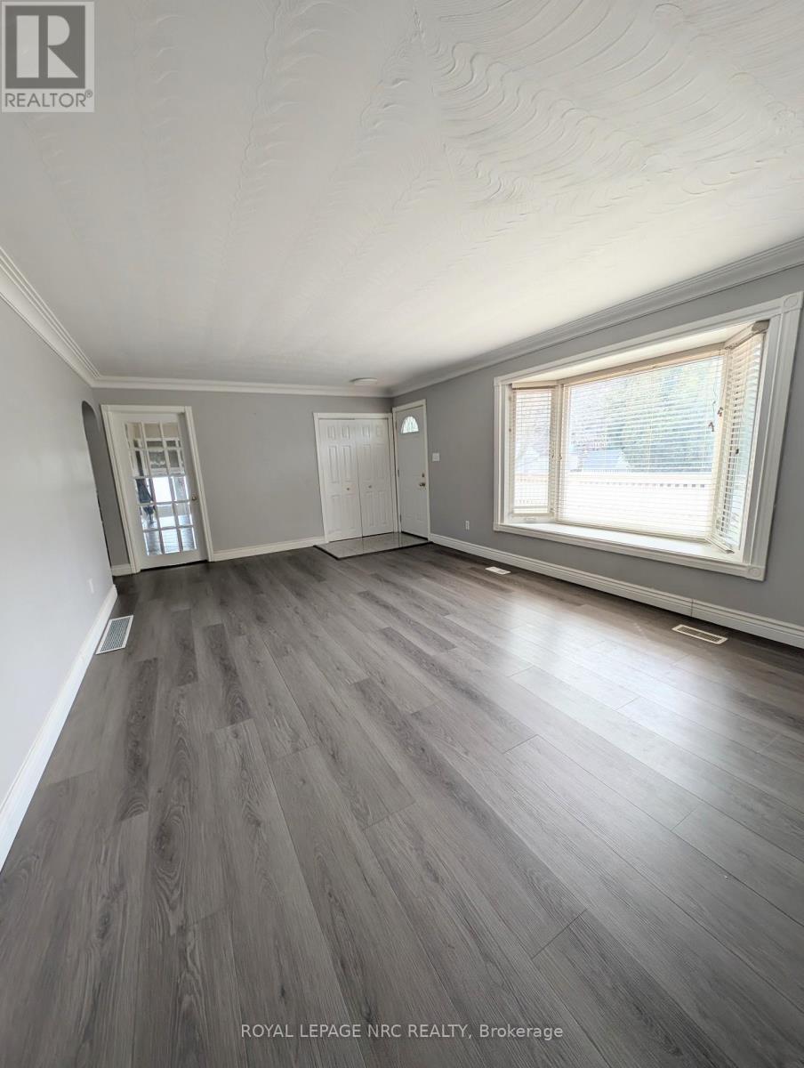 3194 Portage Road, Niagara Falls, Ontario  L2J 2J9 - Photo 7 - X12940516